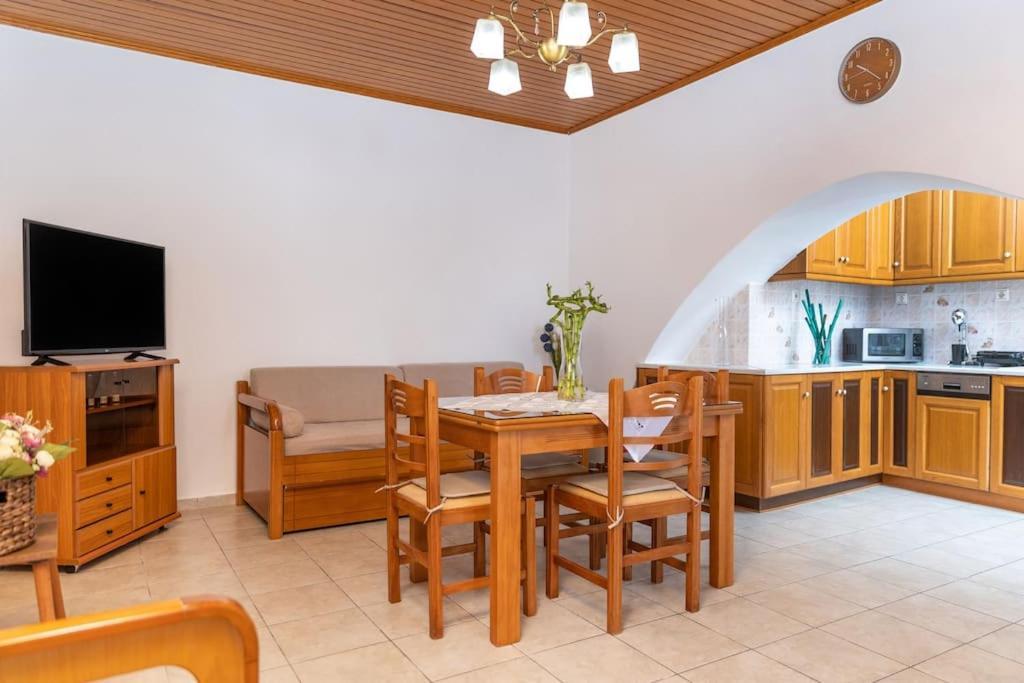 Avgerinos Villa Naxos City Esterno foto